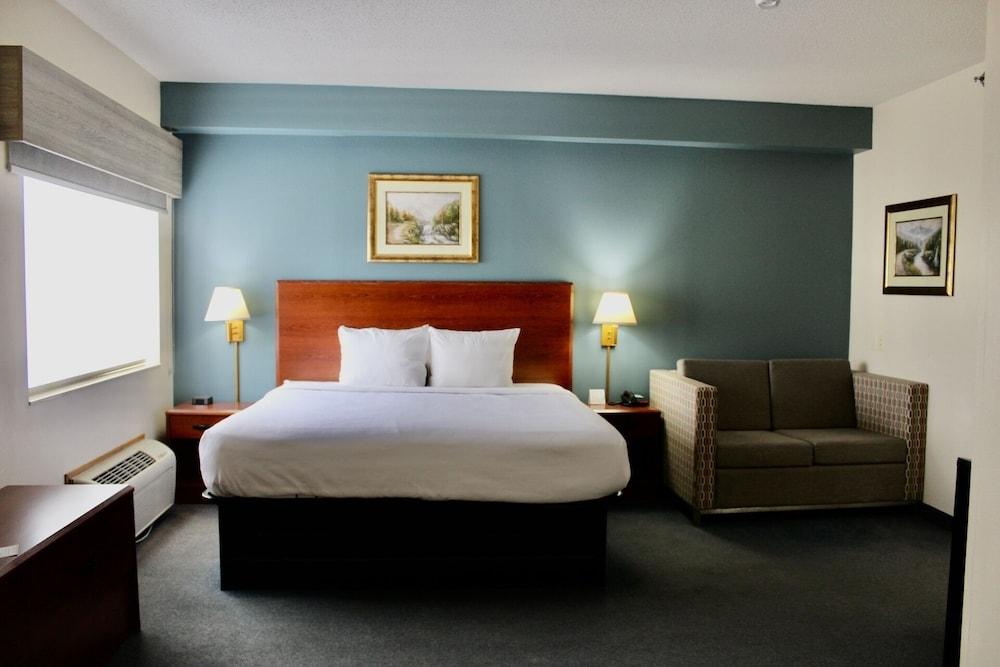 Reston Inn & Suites photo 34