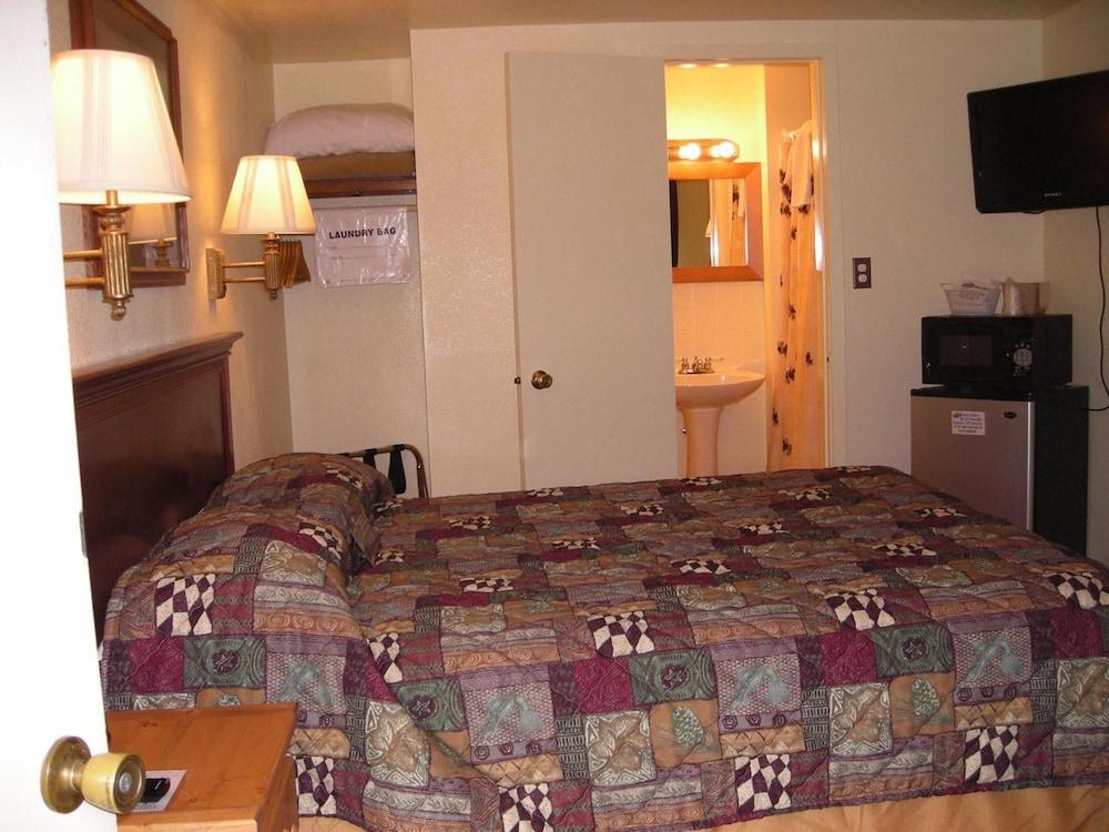Falls Motel photo 23