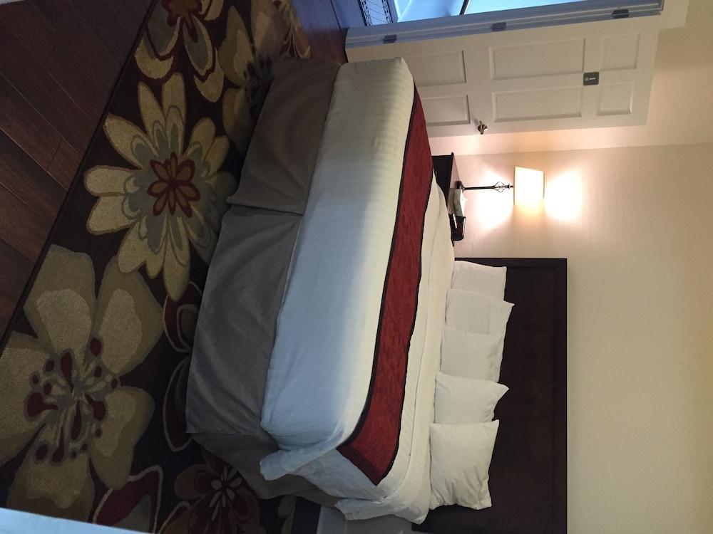 Nader's Motel & Suites photo 22