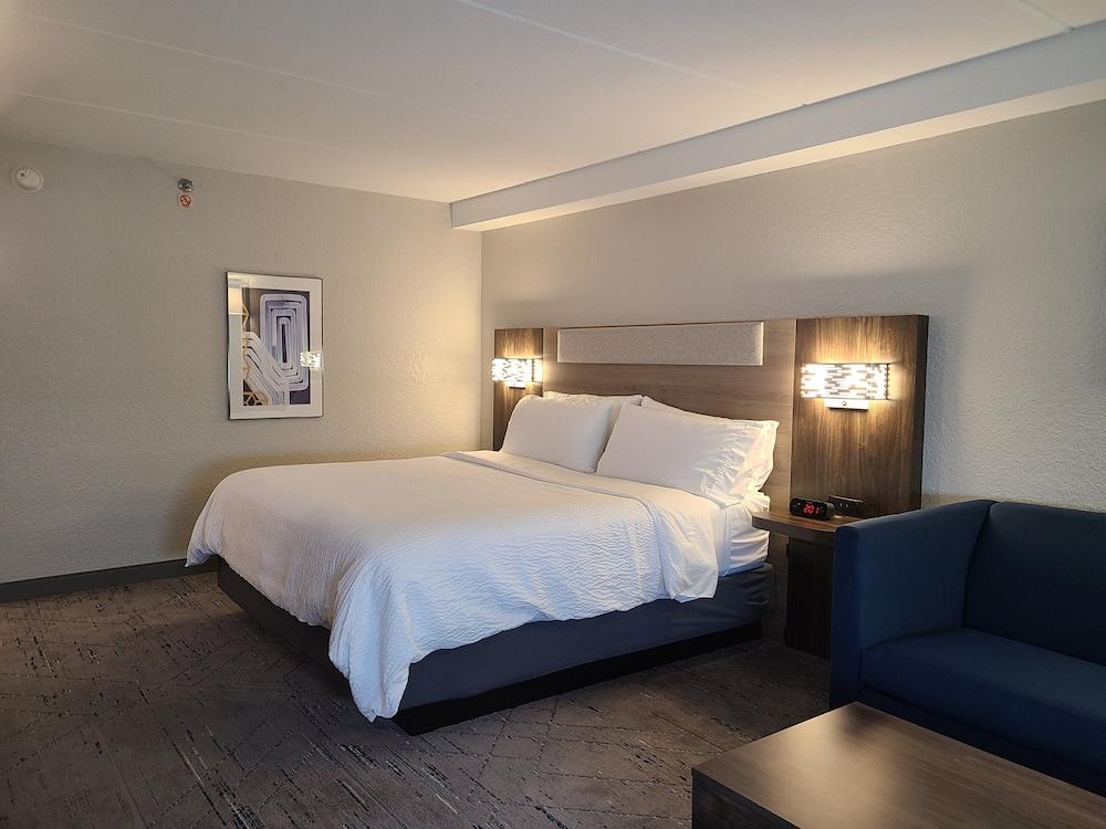 Holiday Inn Express & Suites Ft. Lauderdale N - Exec Airport by IHG photo 21