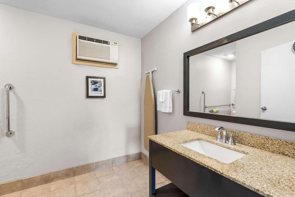 Americas Best Value Inn Yakima photo 22