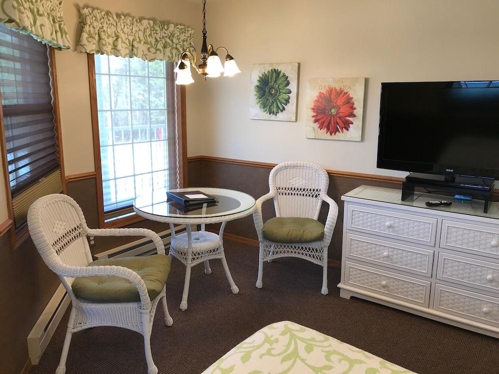 Bay Breeze Resort photo 79