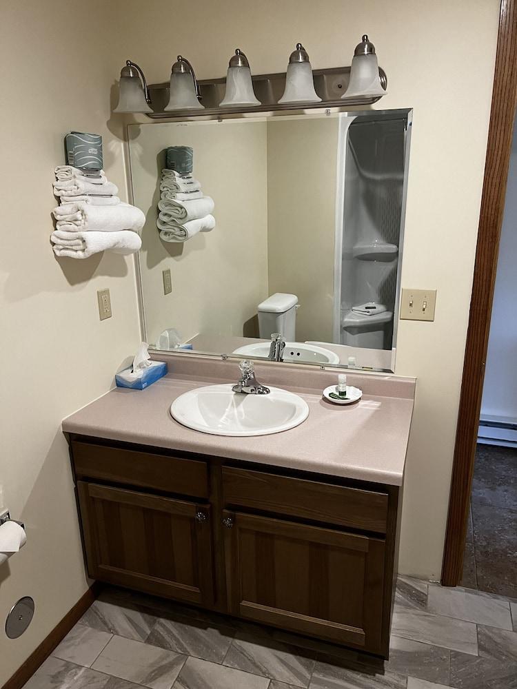 Budget Host Inn & Suites photo 24