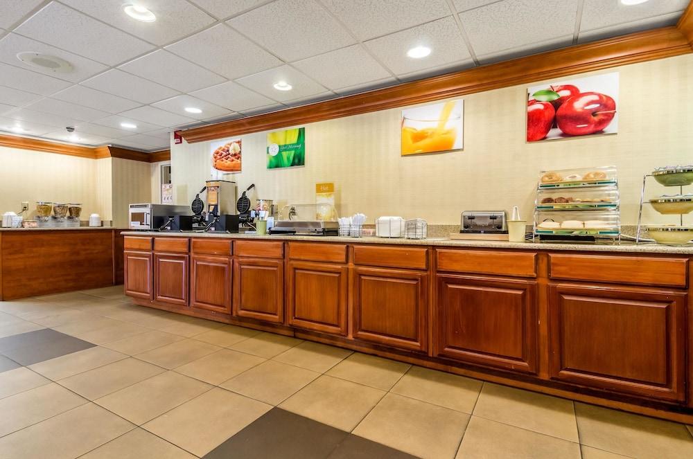 Quality Inn Lumberton North photo 30