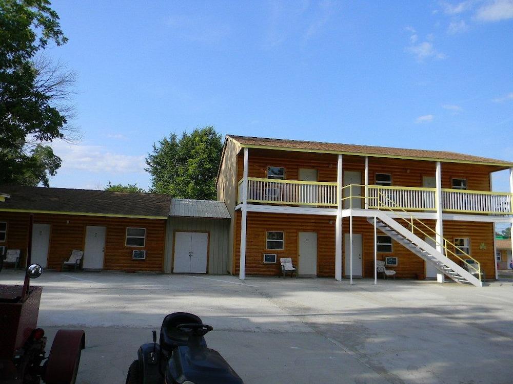 Little Shamrock Motel photo 1