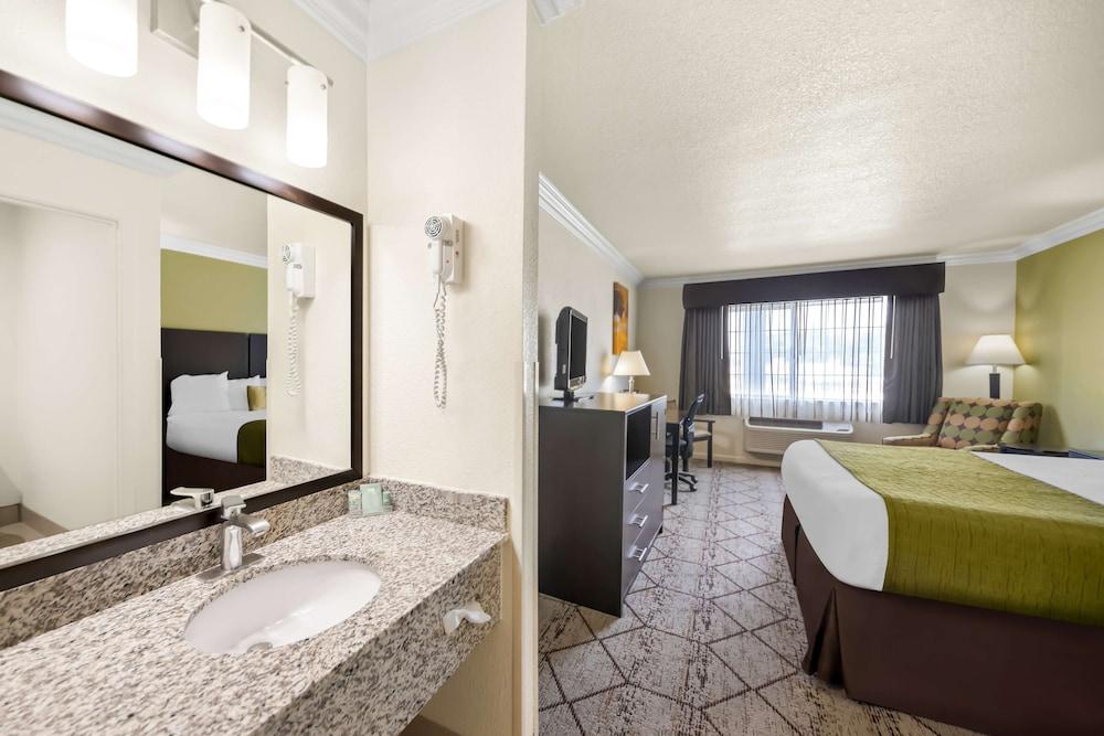 Best Western Executive Inn photo 13