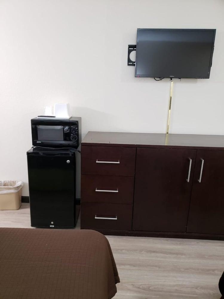 Value Inn & Suites photo 16