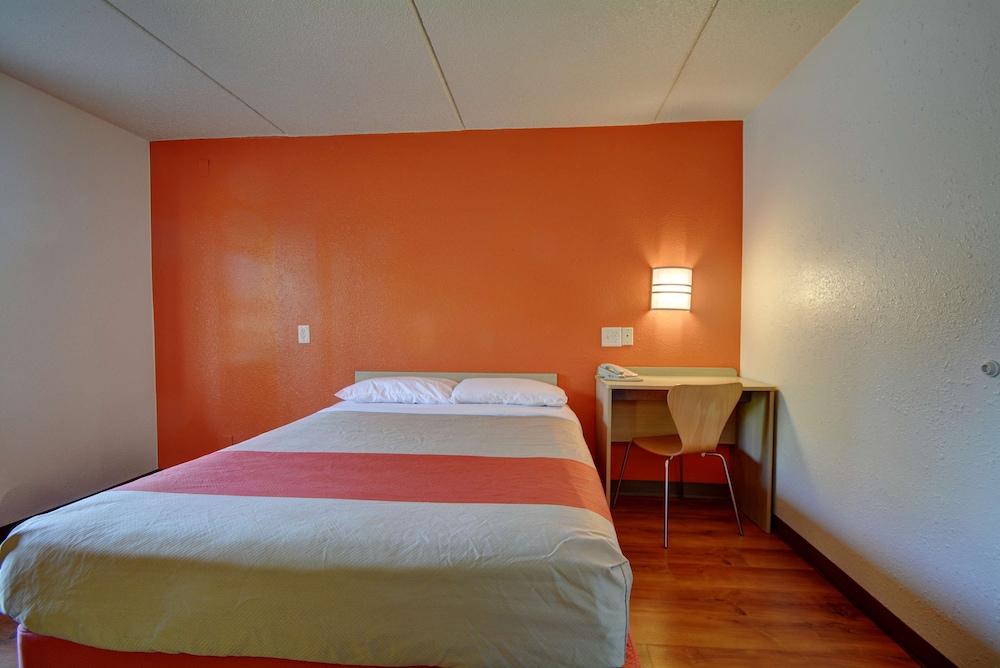 Motel 6 Chicopee, MA - Springfield photo 6