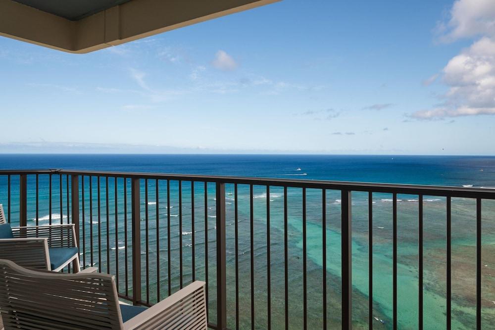 Sheraton Waikiki Beach Resort photo 25