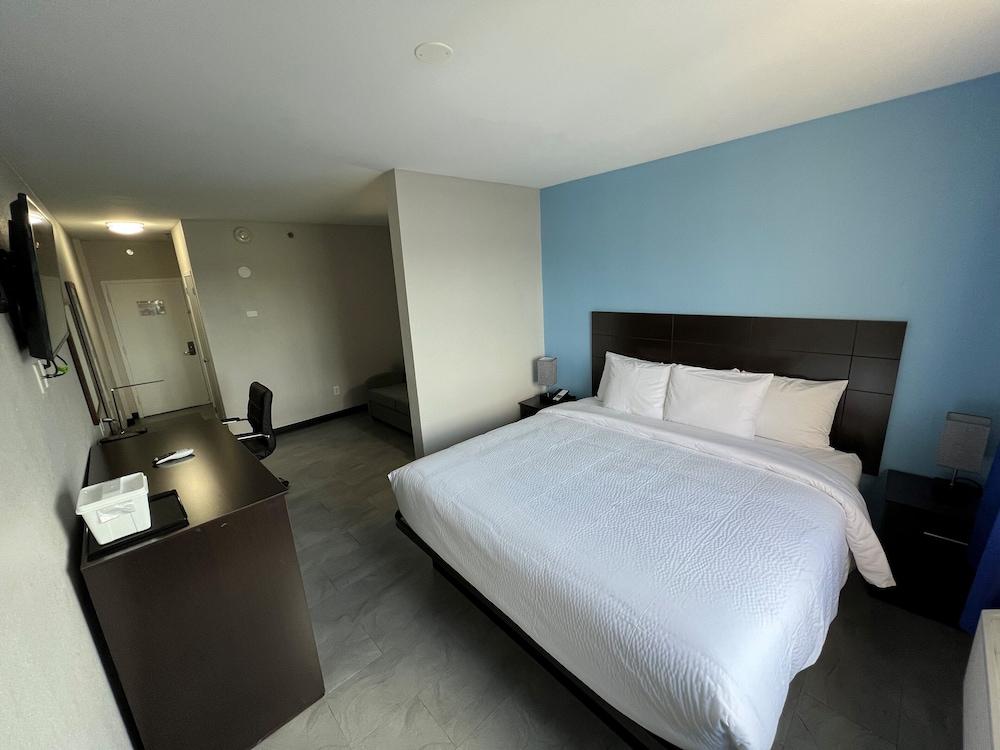 Travelodge by Wyndham Ozone Park photo 15