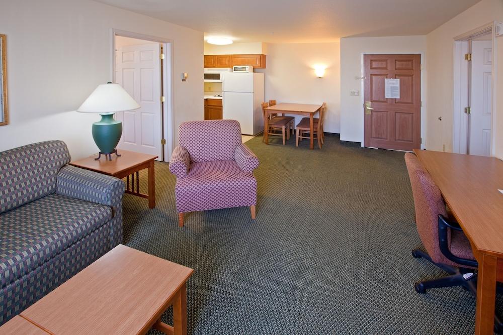 Staybridge Suites South Springfield by IHG photo 30