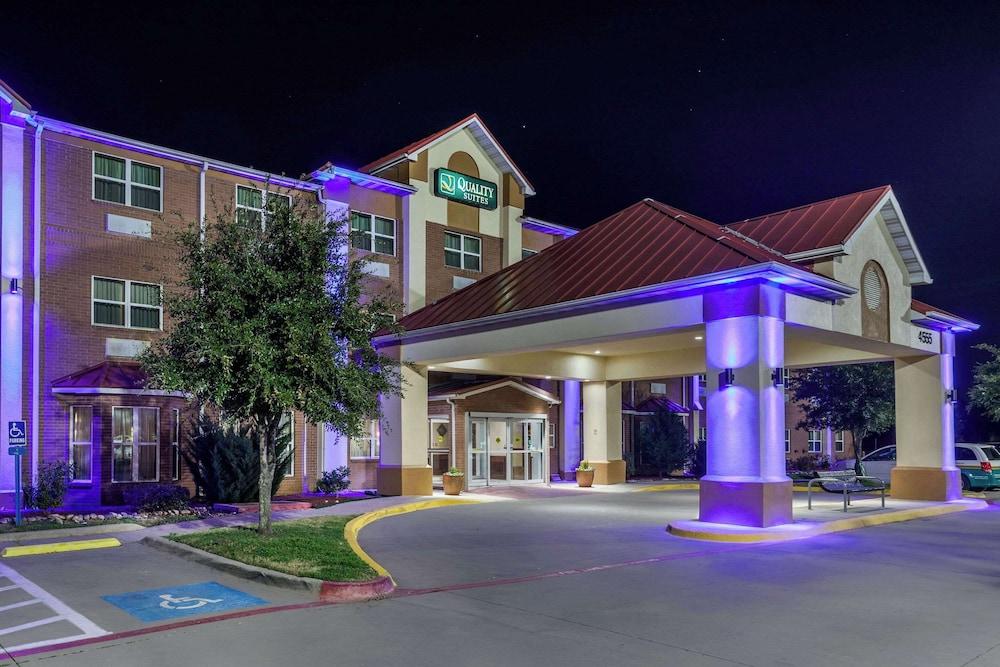 Quality Suites Addison - Dallas photo 16