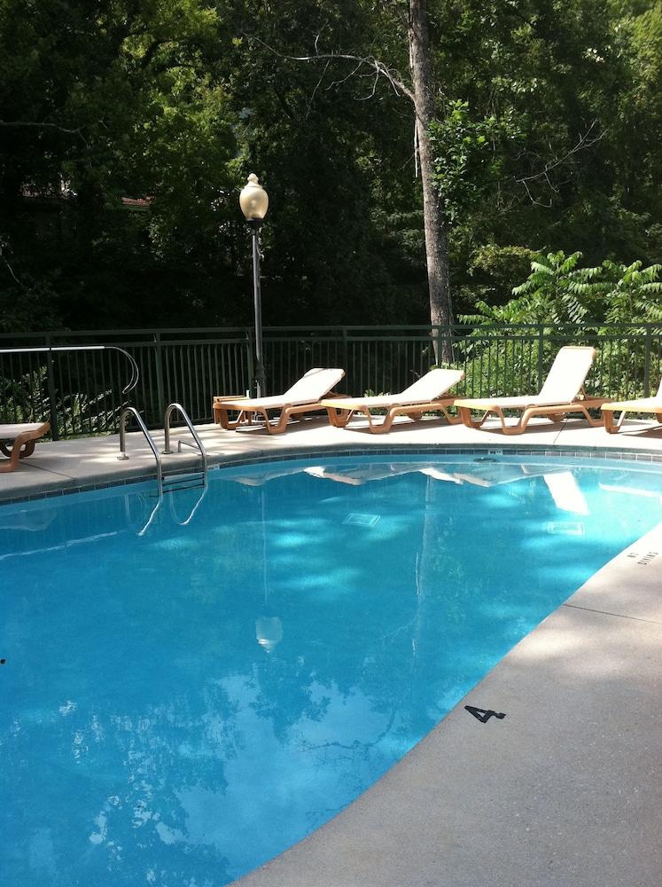 Old Creek Lodge photo 31