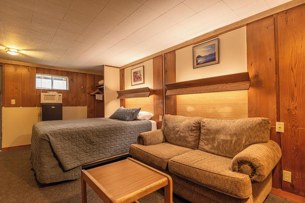 Sunset Oceanfront Lodging photo 49