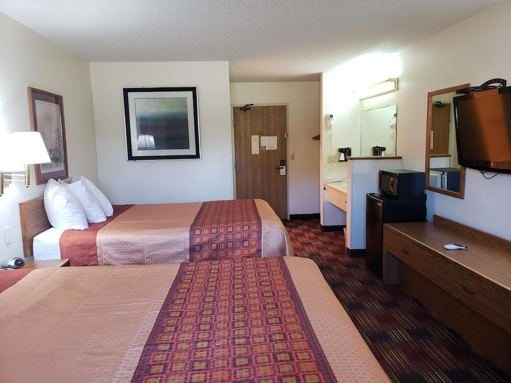 Americas Best Value Inn & Suites Harrisonville photo 66
