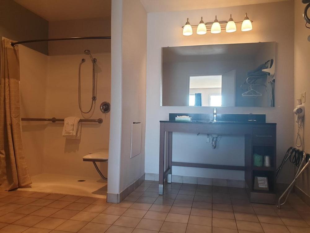 Riata Inn photo 17