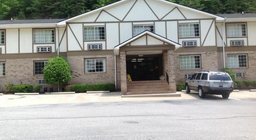 Brookshire Inn photo 1