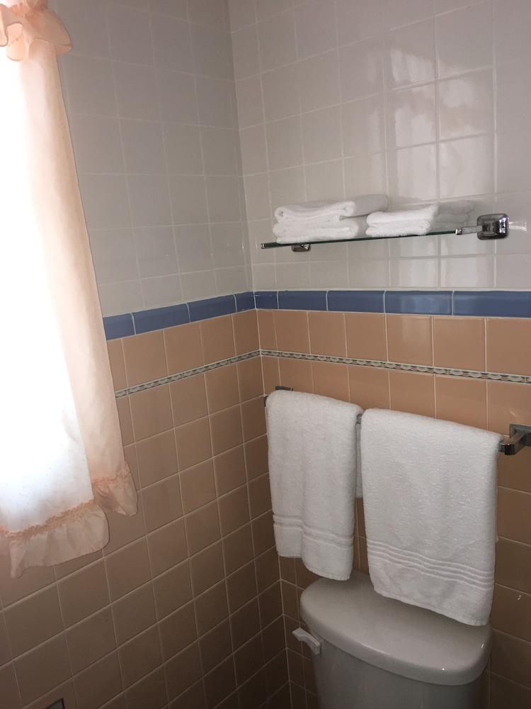 Anchor Motel photo 49