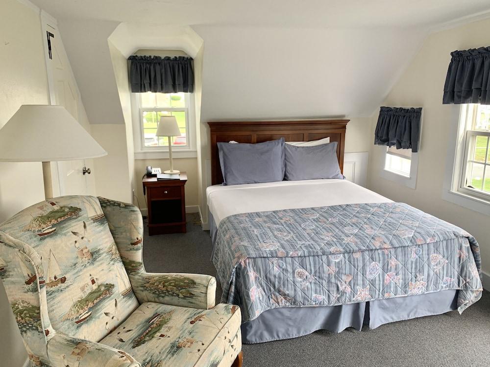 Lighthouse Inn photo 14