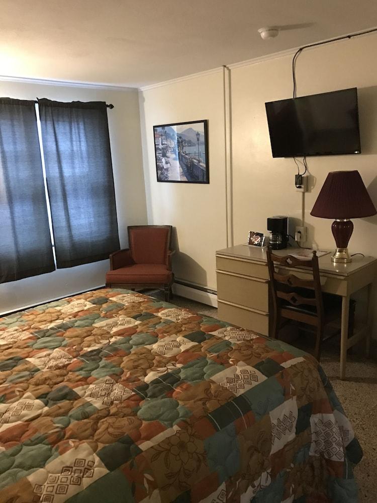 The Evergreen Motel photo 27
