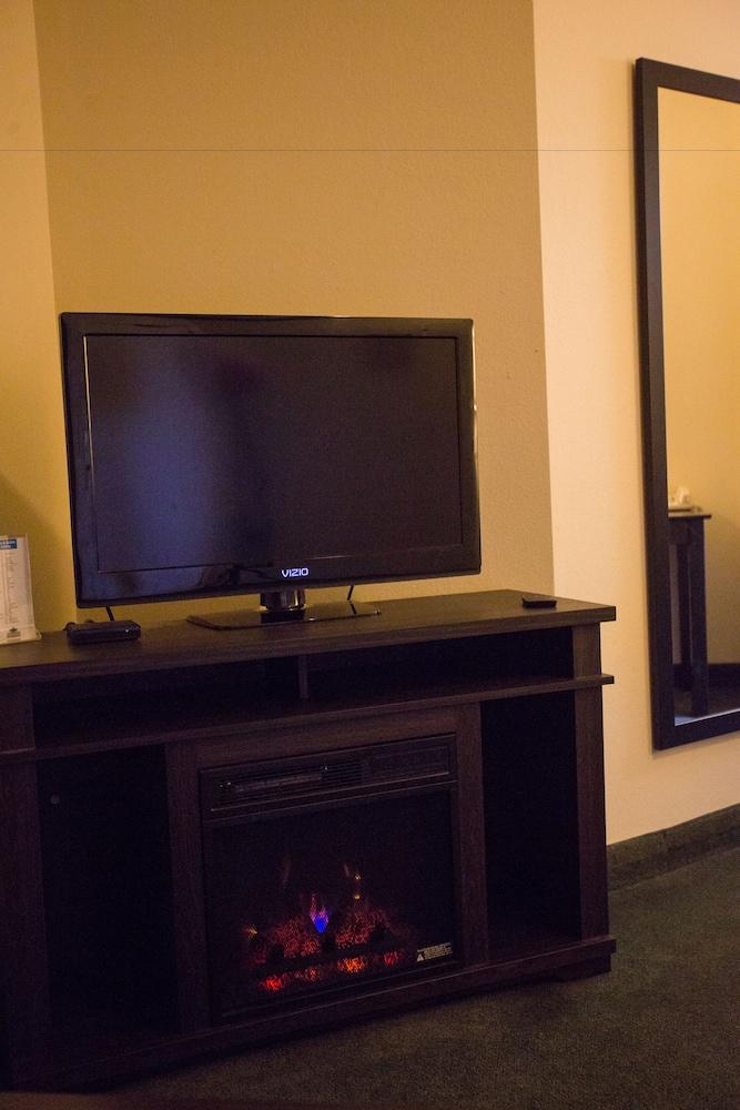 Chisholm Inn & Suites photo 9