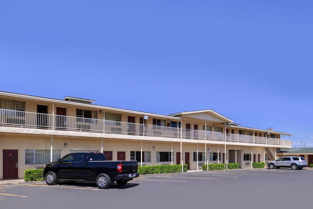 Scottish Inns & Suites photo 6