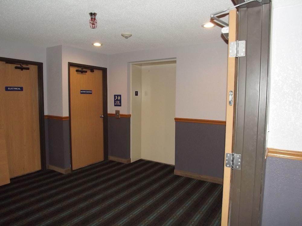 Microtel Inn & Suites by Wyndham Ames photo 35