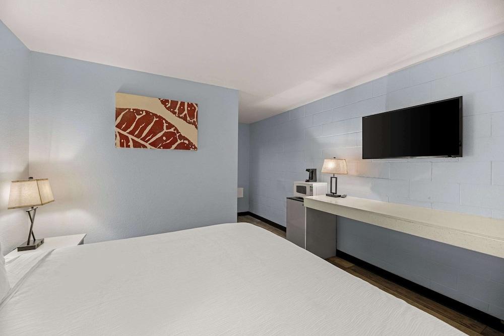 Rodeway Inn Midland South photo 15