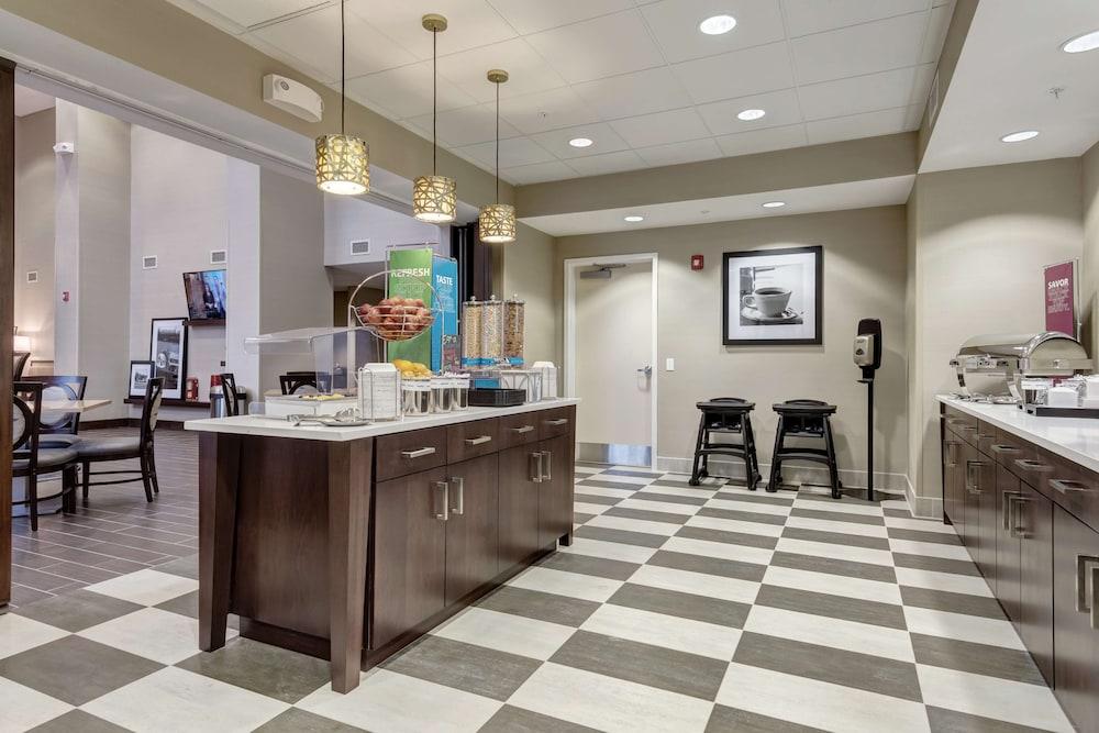 Hampton Inn St. Louis Wentzville photo 33