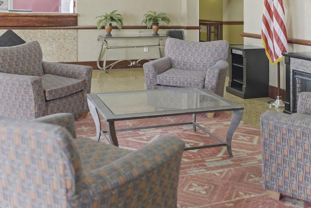 Economy Hotel Plus Wichita photo 3