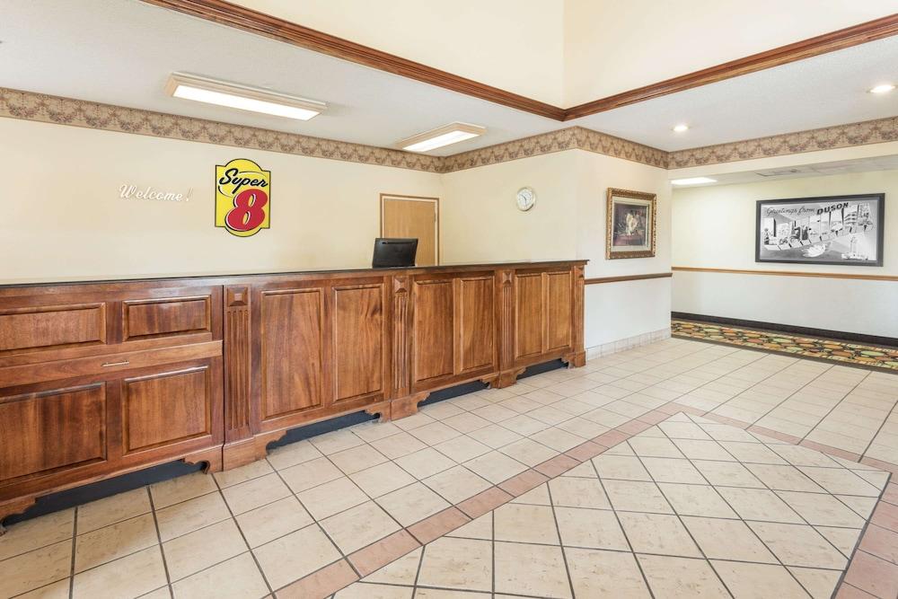 Super 8 by Wyndham Duson Lafayette West Area photo 15
