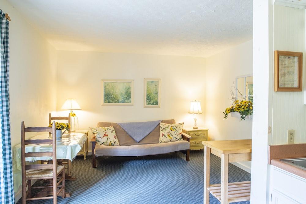 The Chimney Rock Inn & Cottages photo 17