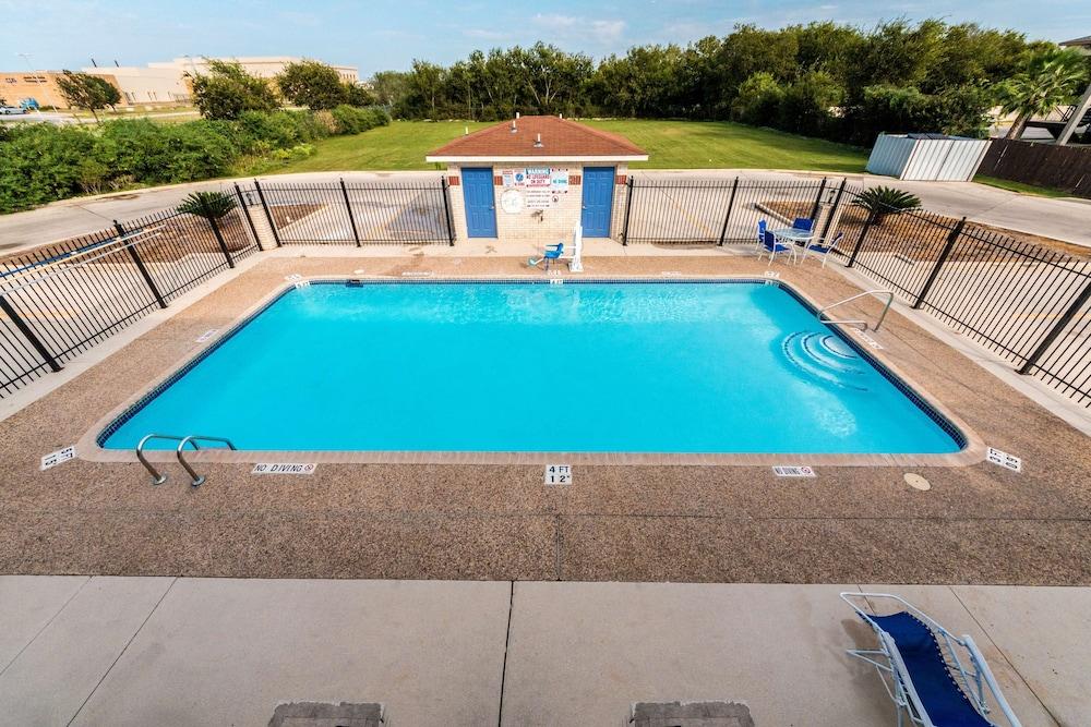 Motel 6 San Antonio, TX - South WW White Rd photo 34