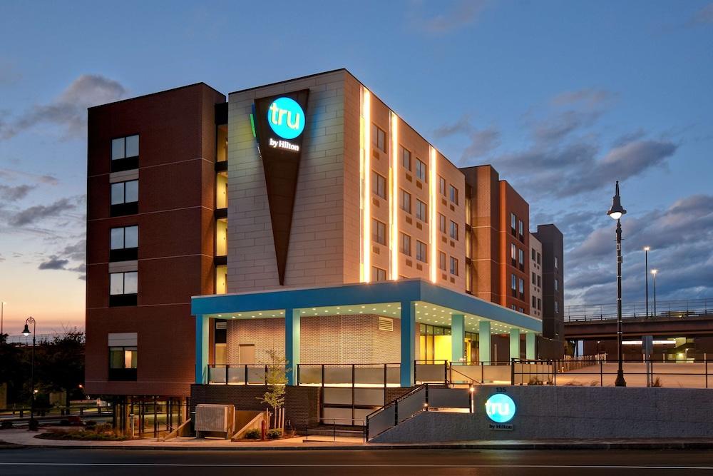 Tru by Hilton Manchester Downtown photo 35