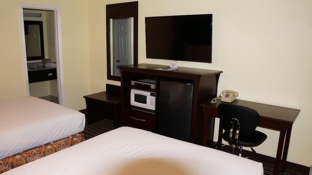 Regency Inn photo 31