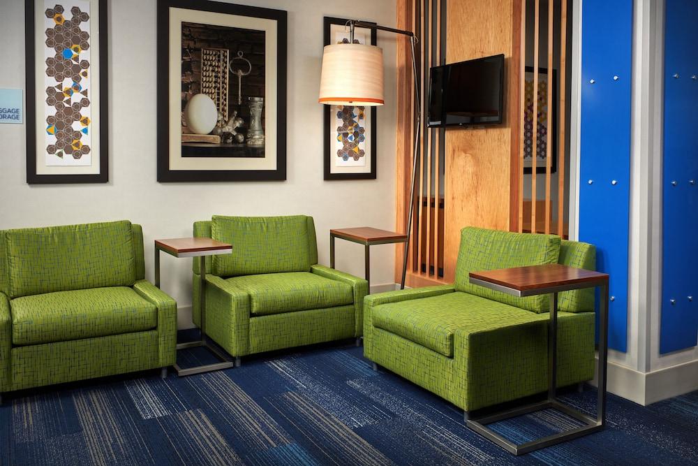 Holiday Inn Express Amherst - Lockport by IHG photo 5