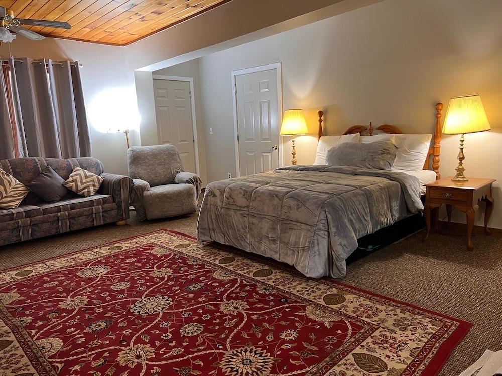 Oswego Inn photo 16