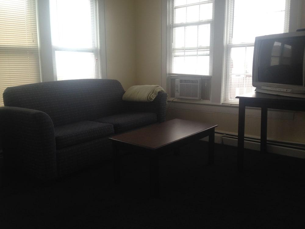 Belmar Inn photo 26