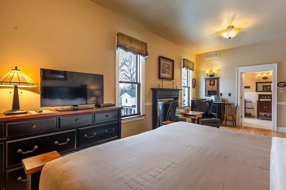 Steele Mansion photo 3