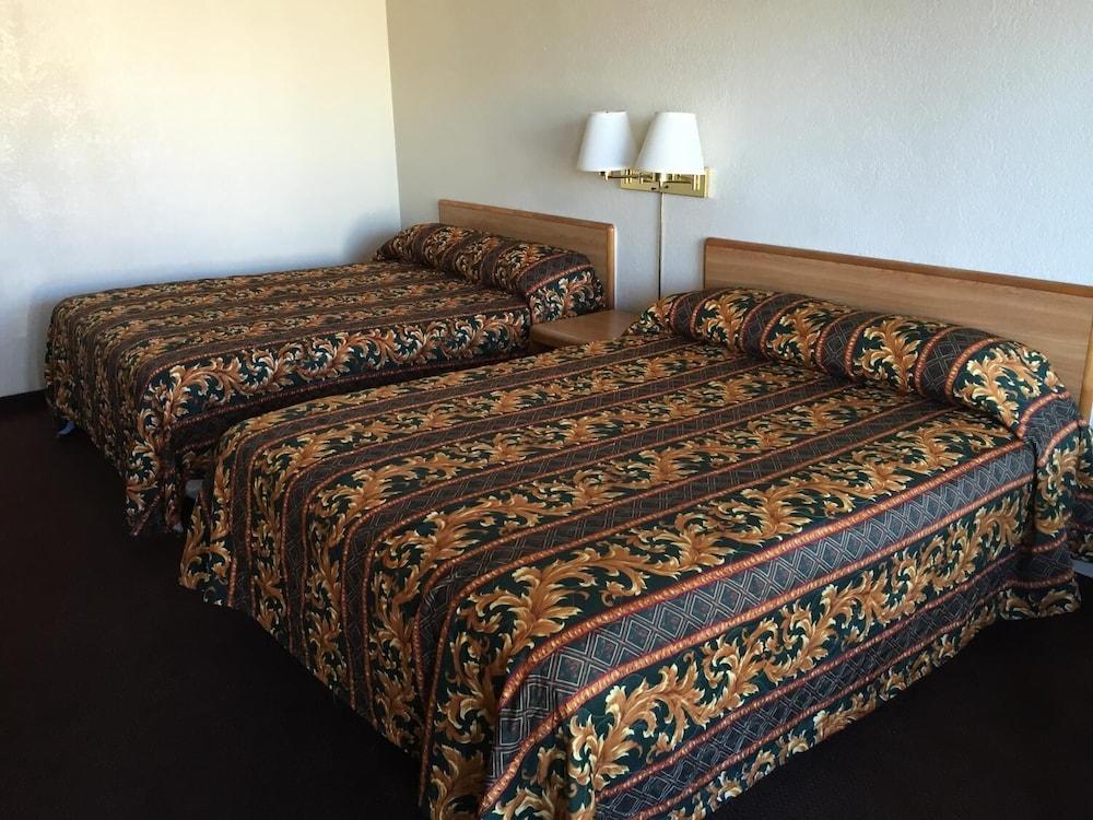 E-Z 8 Motel Phoenix Airporter photo 7