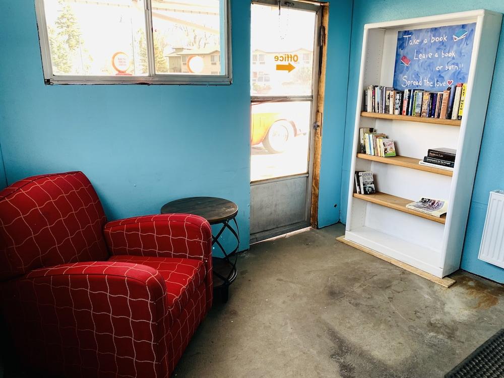 Circle R Motel photo 19