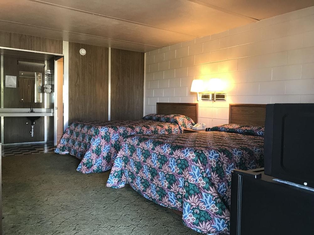 Budget Lakeview Inn photo 7