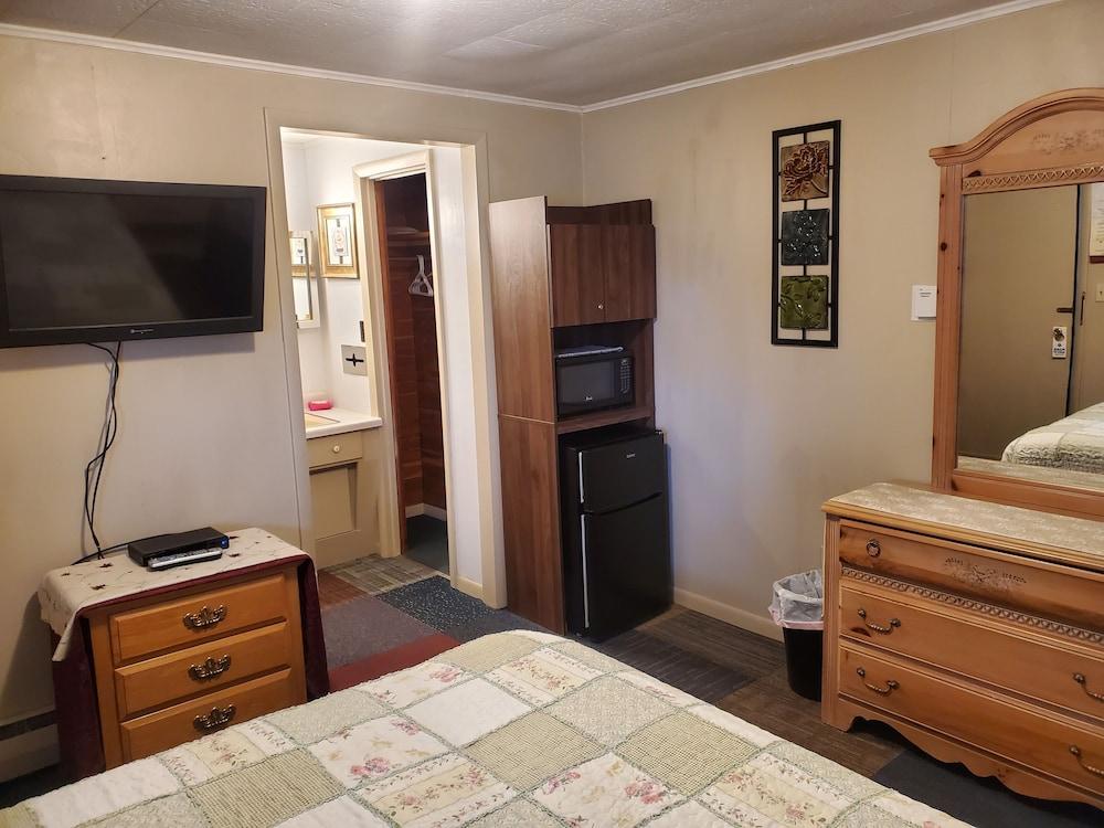River Country Motor Lodge photo 53