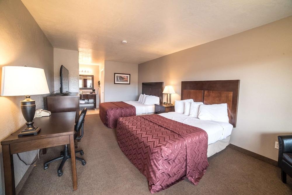 Red Ledges Inn photo 13
