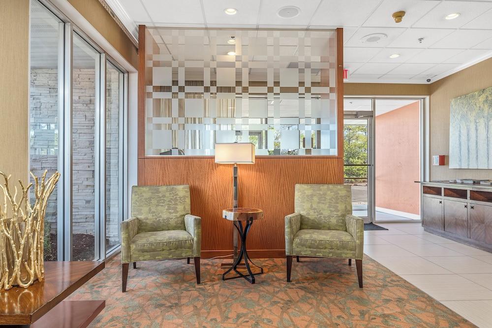 Forest Park Hotel by MDR photo 4
