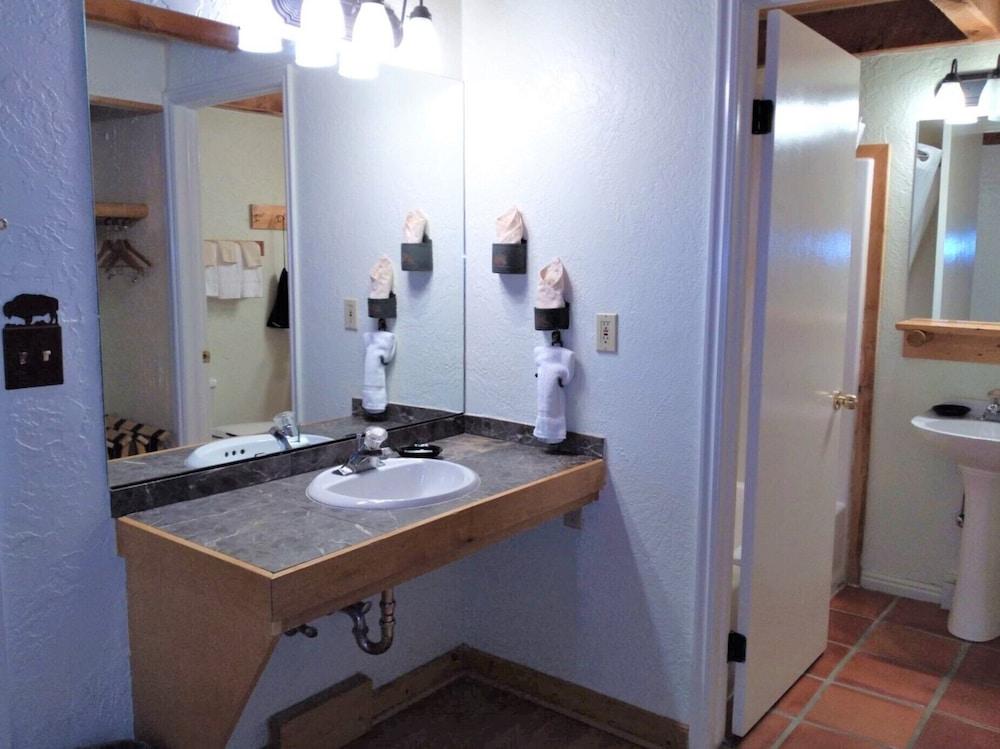 The Boulder Creek Lodge photo 16