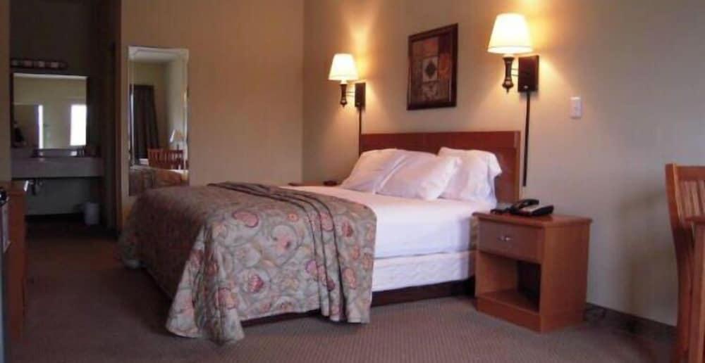 City Heart Inn & Suites photo 12