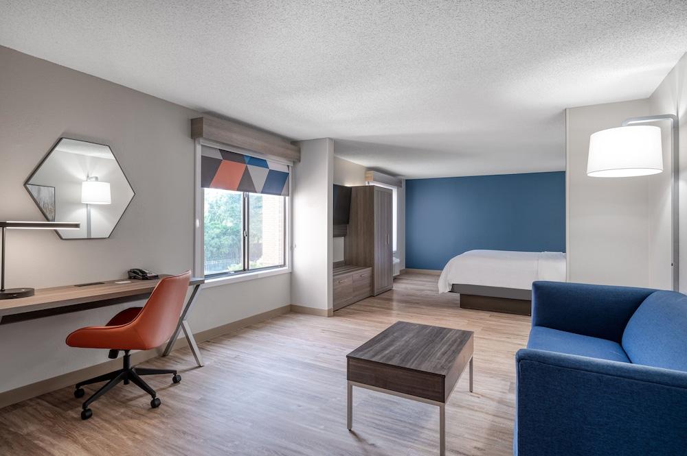 Holiday Inn Express & Suites Columbia-I-20 @ Clemson Rd by IHG photo 3