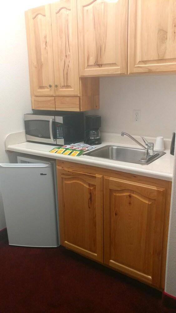 Greenwood Village Inn & Suites photo 24