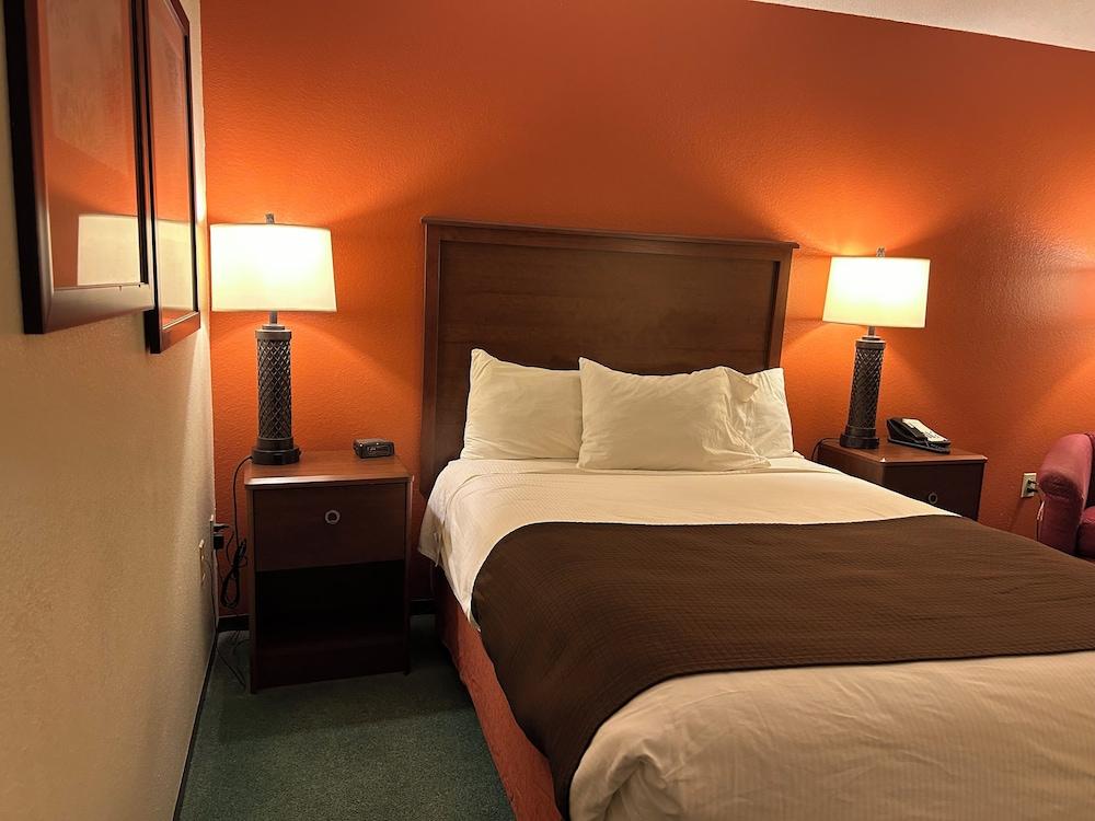 Northwoods Inn & Suites Blackduck photo 34